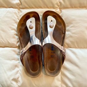 Rose Gold Gizeh Birkenstocks